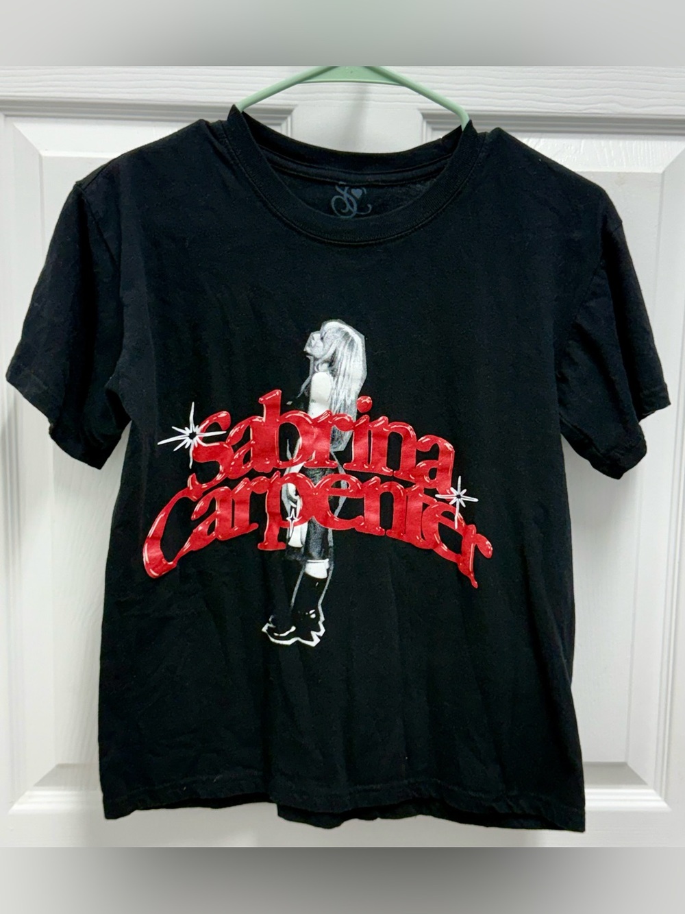 Sabrina Carpenter Black Red Graphic Tee Size Small Pop Music Shirt
